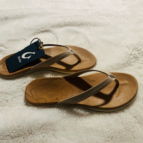 Brand new OluKai Honu women’s sandals. Size 7. Retail is $100 at Nordstrom. - Picture 3 of 5
